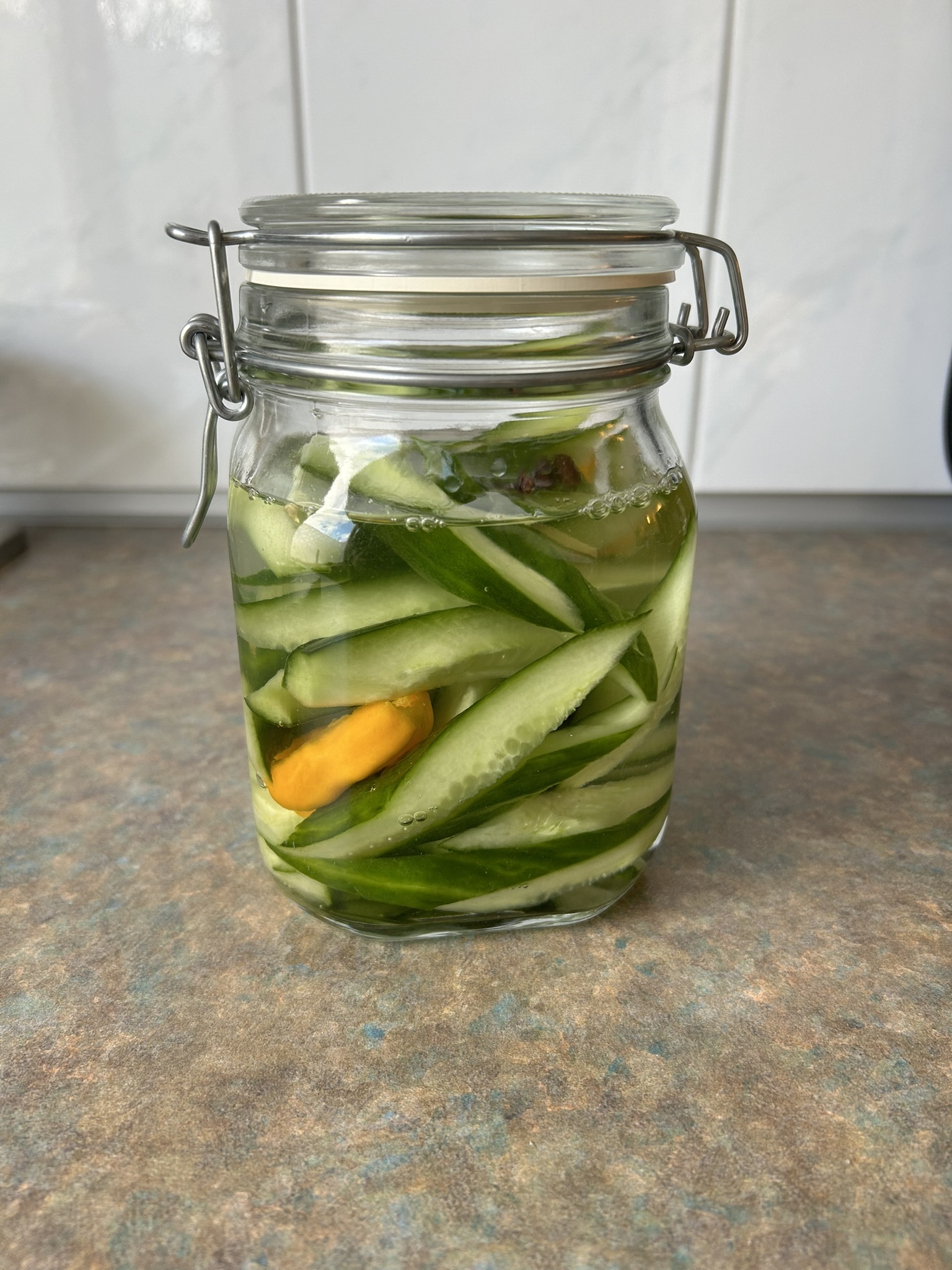 Zoetzure Surinaamse komkommers